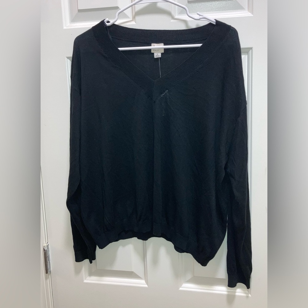 Women's Fine Gauge V-Neck Pullover Sweater - a New Day Black Size Large NWT - Picture 2 of 3